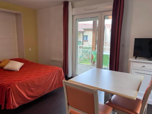 Aparthotel Les Bords De L'Aveyron Nègrepelisse Exteriér fotografie